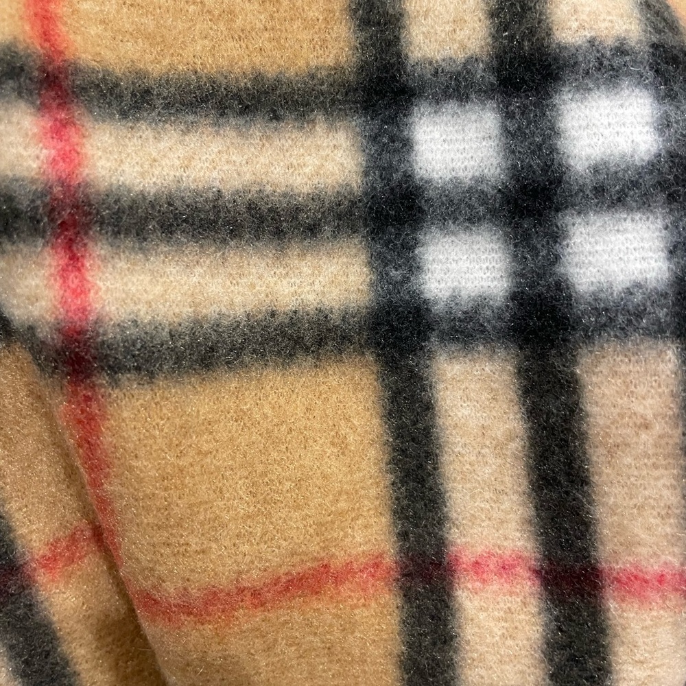 Famous Check Fleece Scarf Fringed - Picture 5 of 5